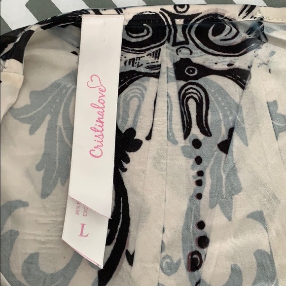 Cute Dress with Rhinestone accent in the front - Picture 8 of 8